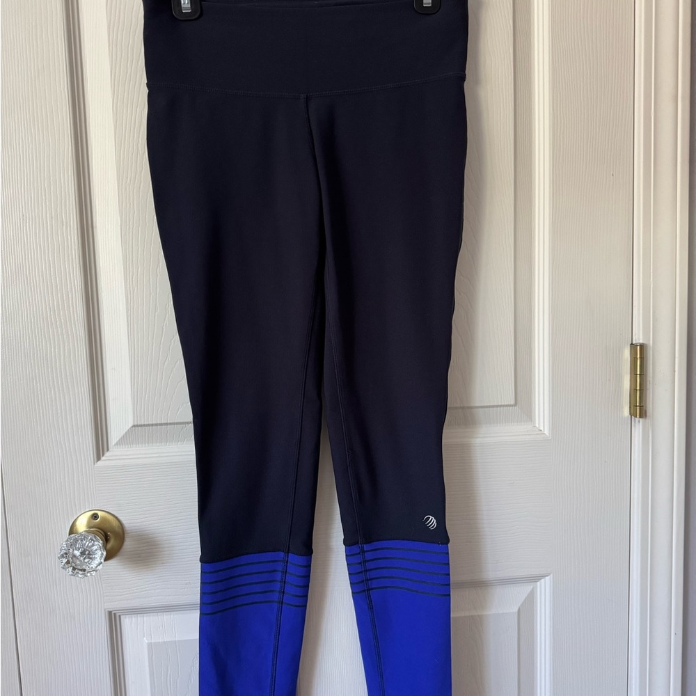 MPG Dark Leggings with Red Detail